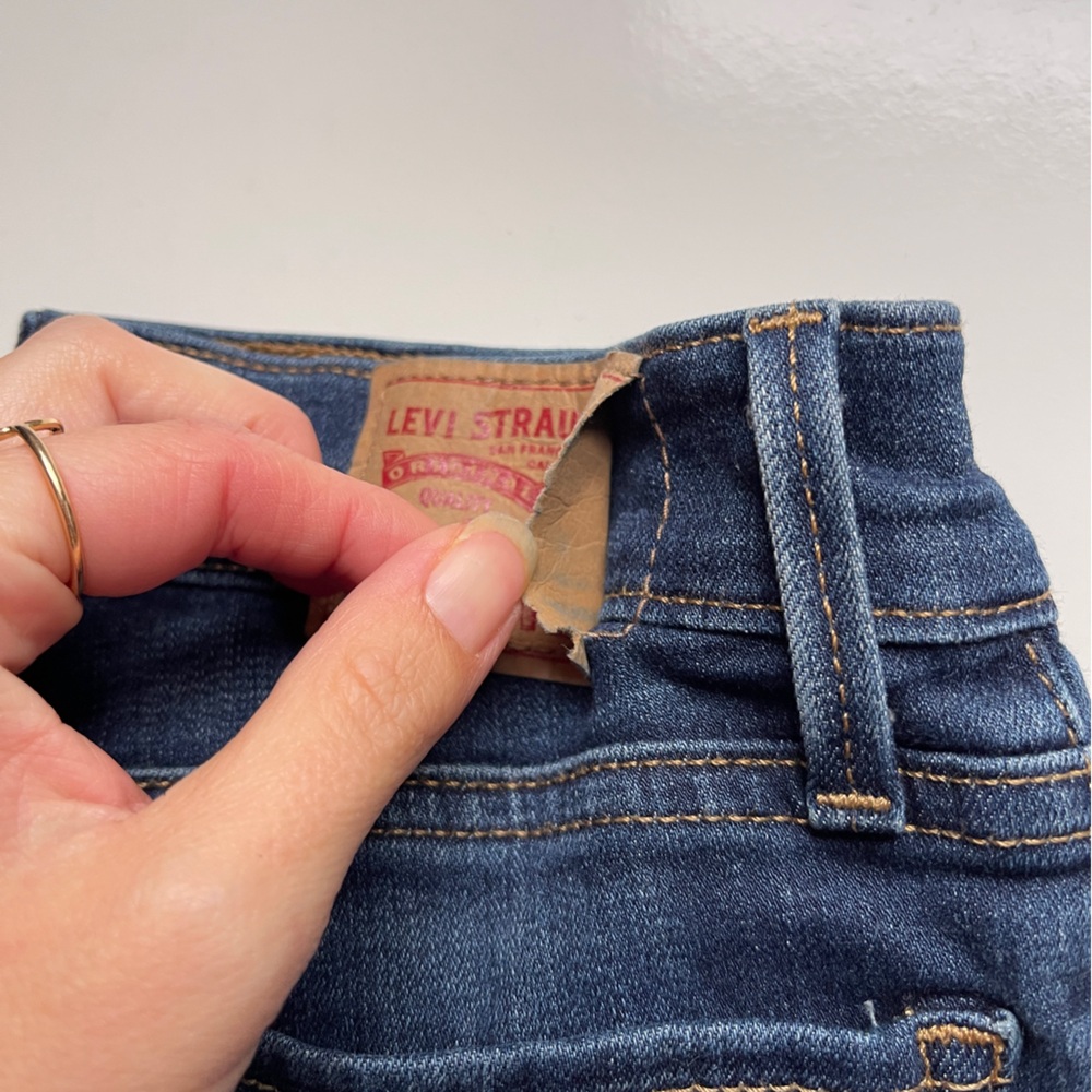 Levi's 710 Dark Blue Jeans Size W24 L30 - Picture 3 of 5